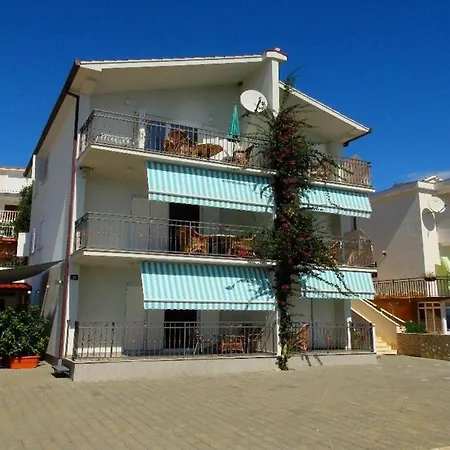 Apartment Okrug Gornji 3 Trogir
